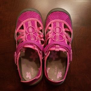Girls sz 2 pink water shoes